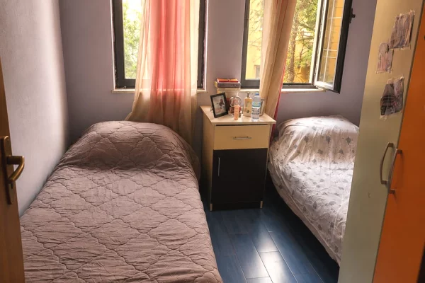 Shtepi me qera Apartament ne Tirane, 1+1, Mobilimi E mobiluar, Pagesa 30,000  Leke.