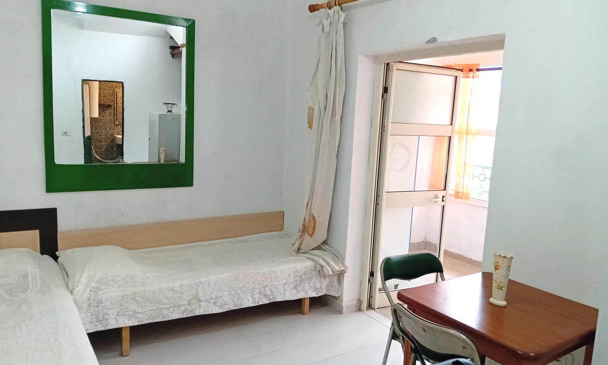 Shtepi me qera Apartament ne Tirane, Garsoniere, Mobilimi E mobiluar, Pagesa 30,000  Leke.