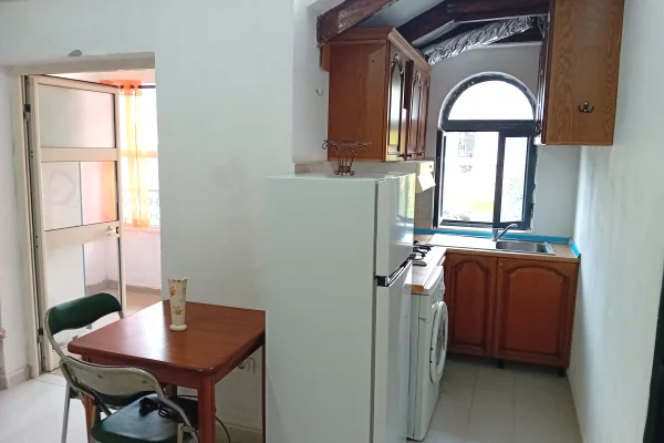 Shtepi me qera Apartament ne Tirane, Garsoniere, Mobilimi E mobiluar, Pagesa 30,000  Leke.