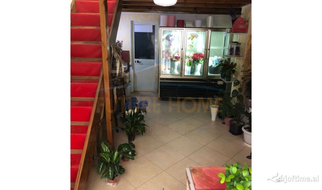 Ambient Biznesi Ne Shitje,Unaza e Re, Tirane.