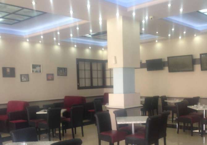 Ambient biznesi me qera 2+1 ne Tirane - 50,000 Leke