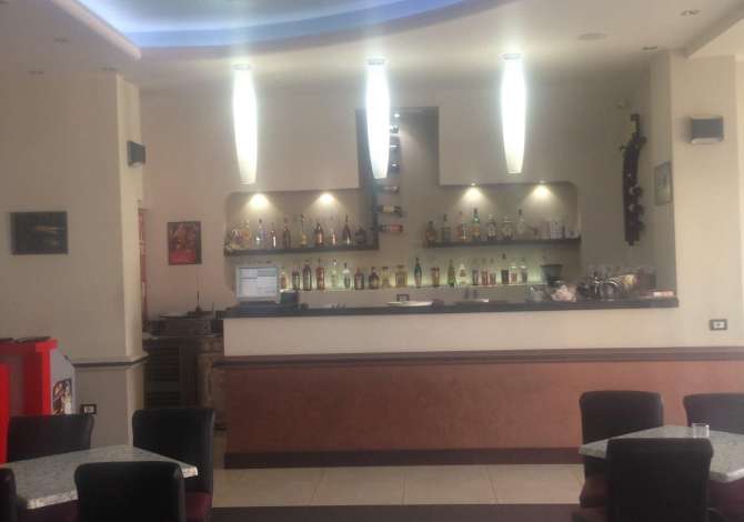 Ambient biznesi me qera 2+1 ne Tirane - 50,000 Leke