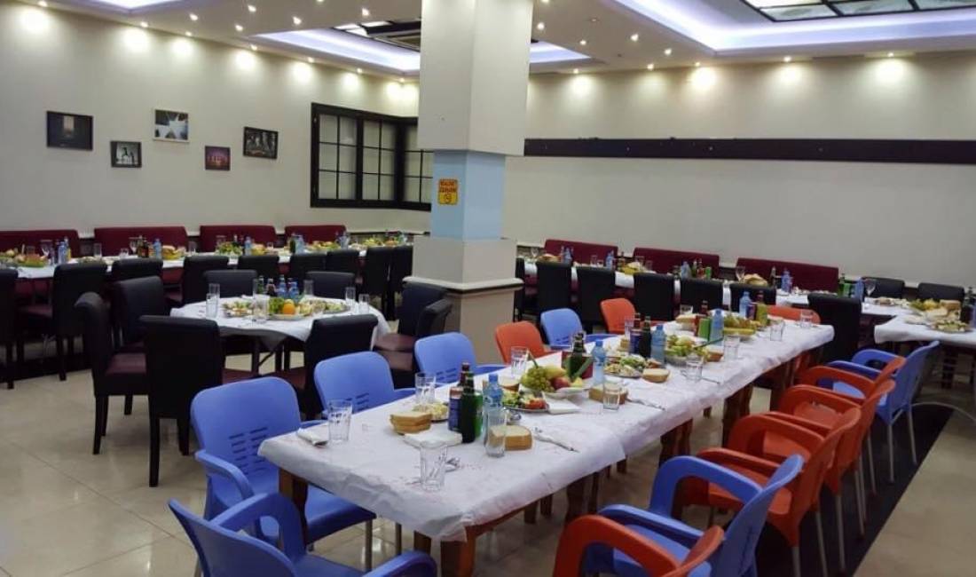 JEPET LOKALI ME QERA