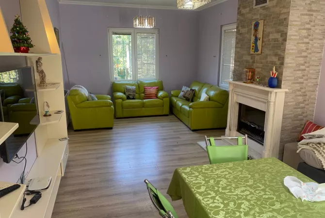 Shtepi ne shitje Apartament ne Tirane, 7+1, Mobilimi E mobiluar, Pagesa 350,000  Euro.