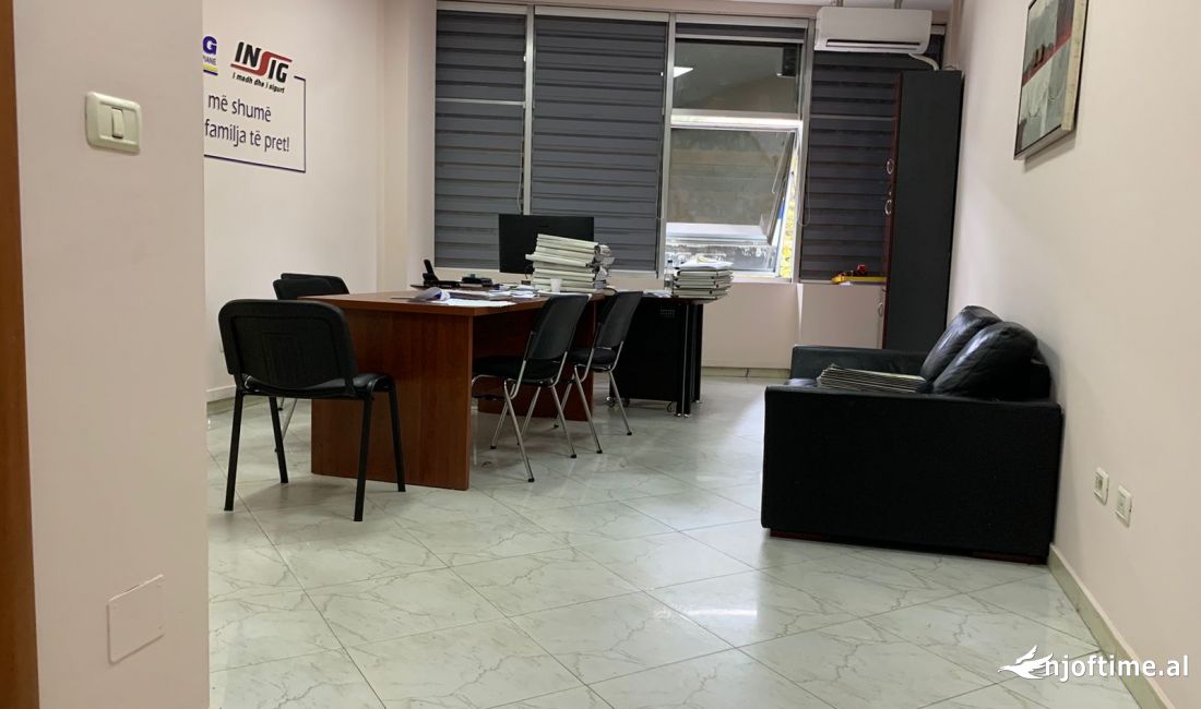 Ambjent biznesi me qera 700Euro tek Rruga e Elbasanit Tirane 