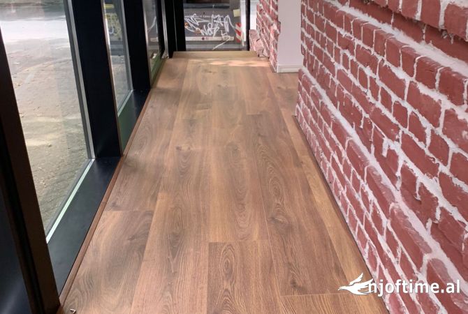 Njesi regatre me qera 2800Euro Ish Ekspozita Tirane 