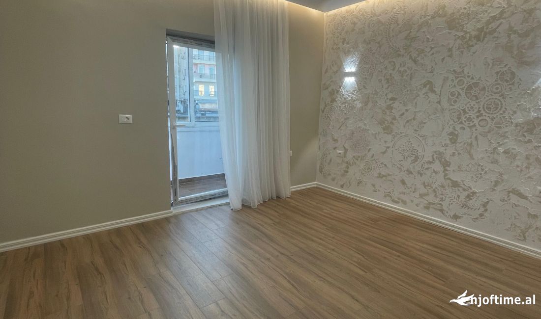 Shtepi ne shitje Apartament ne Tirane, 1+1, Mobilimi Bosh, pa mobiluar, Pagesa 125,044  Euro.