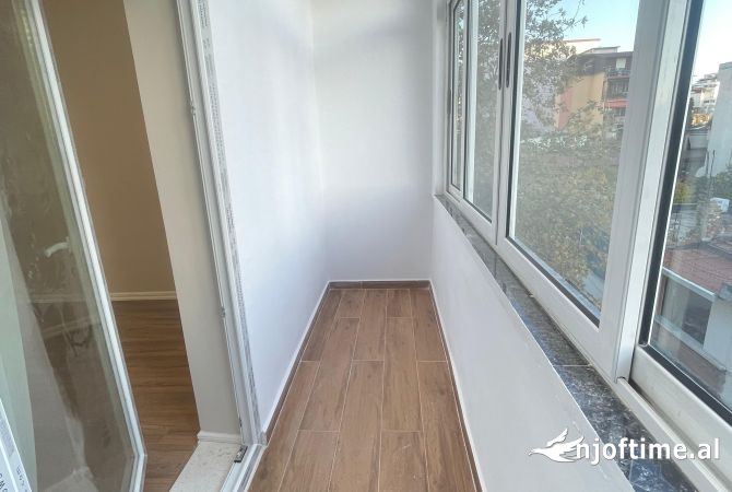 Shtepi ne shitje Apartament ne Tirane, 1+1, Mobilimi Bosh, pa mobiluar, Pagesa 125,044  Euro.