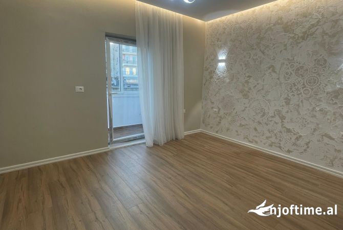 Shitet apartament 1+1+ballkon 125.000€ Rruga e Durrsit 