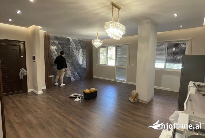 Shtepi ne shitje Apartament ne Tirane, 2+1, Mobilimi Pjeserisht e mobiluar, Pagesa 210,366  Euro.