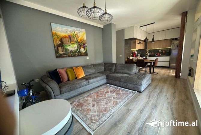 Shitet Apartament 2+1+2 tualete 206.000€  Ali Demi