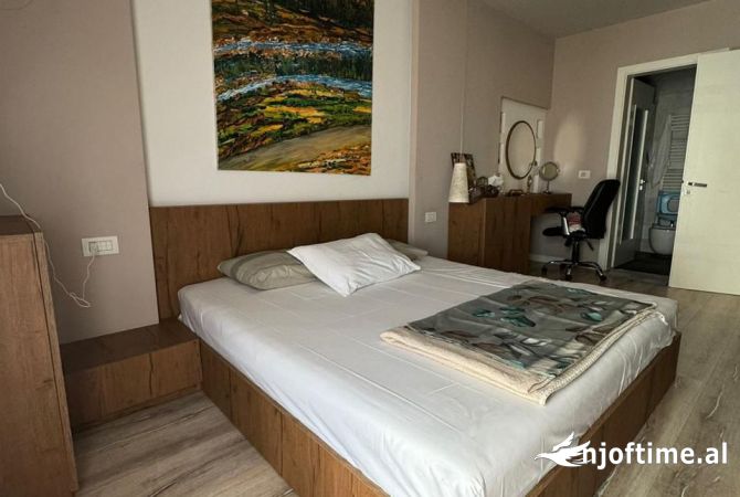 Shtepi ne shitje Apartament ne Tirane, 2+1, Mobilimi E mobiluar, Pagesa 206,087  Euro.