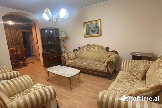 Shtepi me qera Apartament ne Tirane, 2+1, Mobilimi E mobiluar, Pagesa 543  Euro.