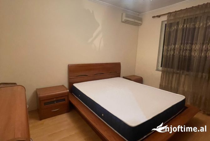 Apartament me qera 2+1+ballkon 540€ Rruga e Durrsit, Tirane 