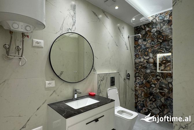 Shtepi ne shitje Apartament ne Tirane, 2+1, Mobilimi Bosh, pa mobiluar, Pagesa 210,055  Euro.