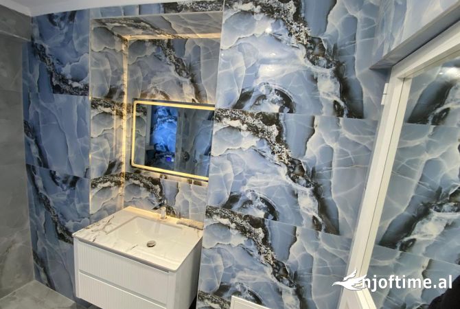 Shtepi ne shitje Apartament ne Tirane, 2+1, Mobilimi Bosh, pa mobiluar, Pagesa 185,066  Euro.