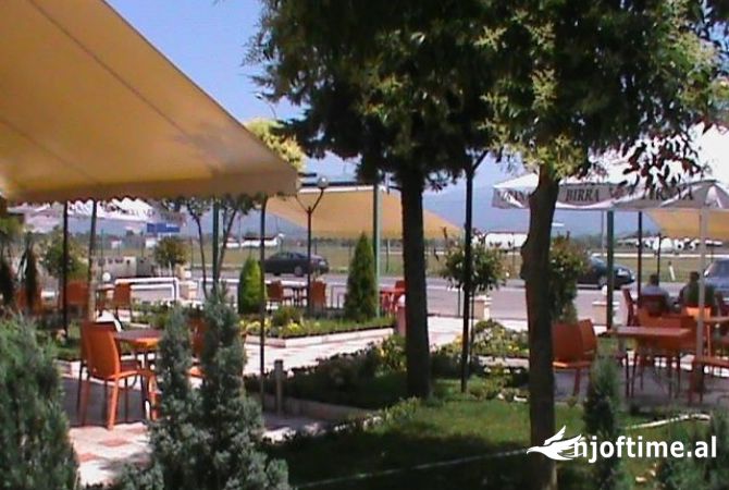 Ambiente Commerciale in Vendita 2+1 a Tirana - 1,500,001 Euro