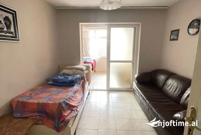 Shtepi me qera Apartament ne Tirane, 2+1, Mobilimi E mobiluar, Pagesa 430  Euro.