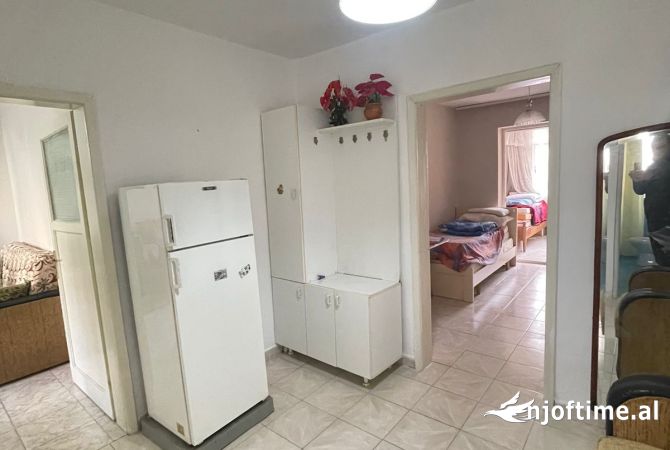 Shtepi me qera Apartament ne Tirane, 2+1, Mobilimi E mobiluar, Pagesa 430  Euro.