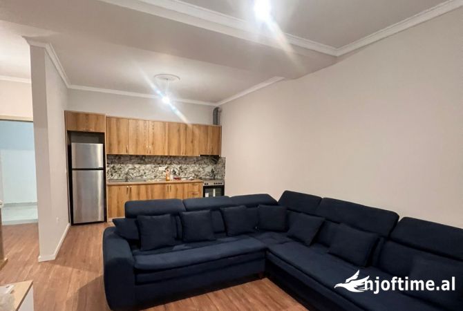 Jepet me qera Apartament 1+1  500LEK Fusha e Aviacionit 