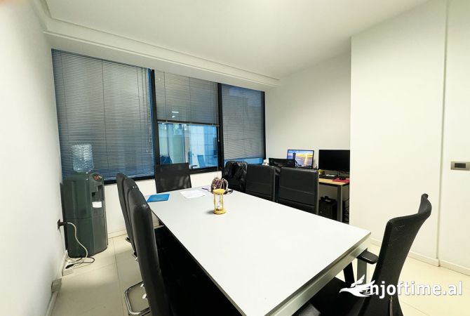 Shitet zyre tek Ambasador 1 350,000 Euro Ambasador 1