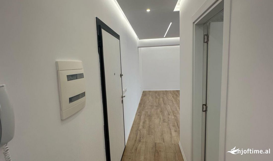 Shtepi ne shitje Apartament ne Tirane, 1+1, Mobilimi Bosh, pa mobiluar, Pagesa 144,033  Euro.