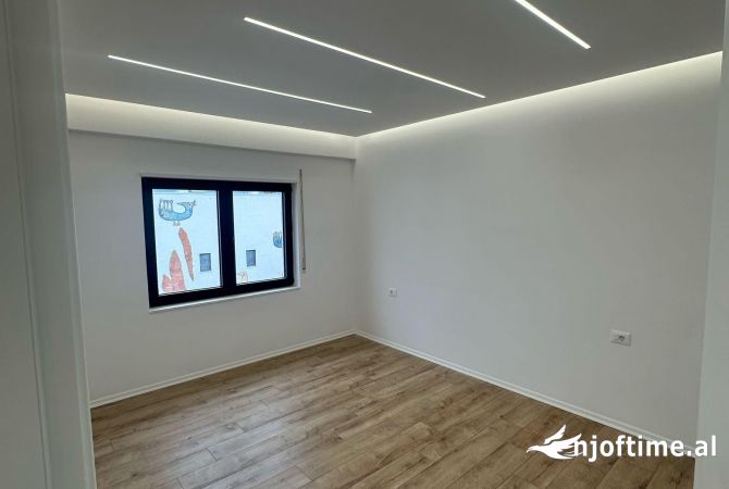 Shtepi ne shitje Apartament ne Tirane, 1+1, Mobilimi Bosh, pa mobiluar, Pagesa 144,033  Euro.