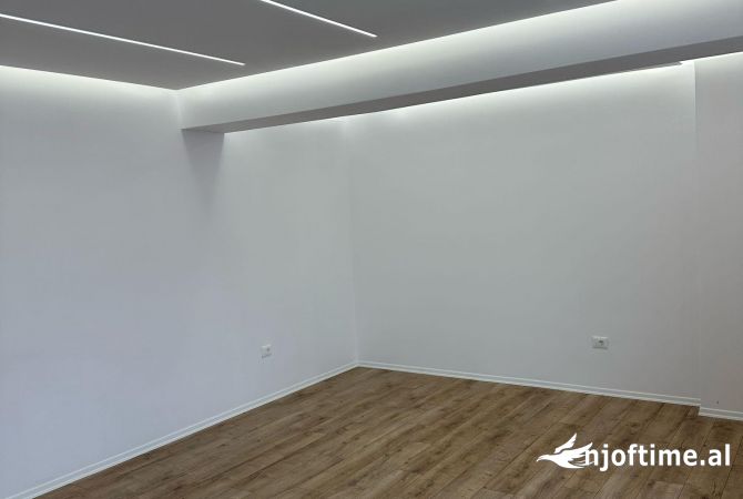 Shtepi ne shitje Apartament ne Tirane, 1+1, Mobilimi Bosh, pa mobiluar, Pagesa 144,033  Euro.