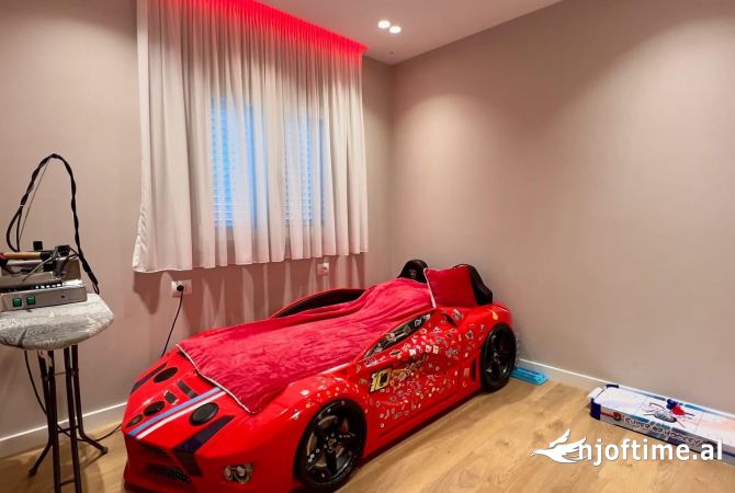 Shtepi ne shitje Apartament ne Tirane, 2+1, Mobilimi E mobiluar, Pagesa 210,033  Euro.