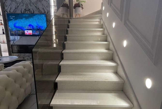 Shtepi ne shitje Duplex(shtepi me 2 kate) ne Tirane, 3+1, Mobilimi E mobiluar, Pagesa 450,123  Euro.