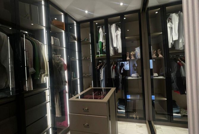 Shtepi ne shitje Duplex(shtepi me 2 kate) ne Tirane, 3+1, Mobilimi E mobiluar, Pagesa 450,123  Euro.