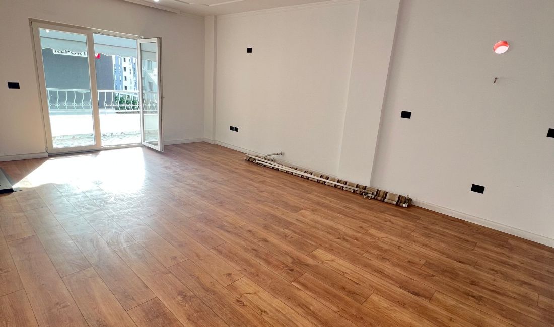 Shtepi ne shitje Apartament ne Tirane, 2+1, Mobilimi Bosh, pa mobiluar, Pagesa 155,003  Euro.