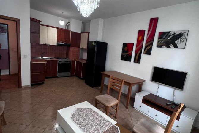Shtepi ne shitje Apartament ne Tirane, 1+1, Mobilimi E mobiluar, Pagesa 115,011  Euro.