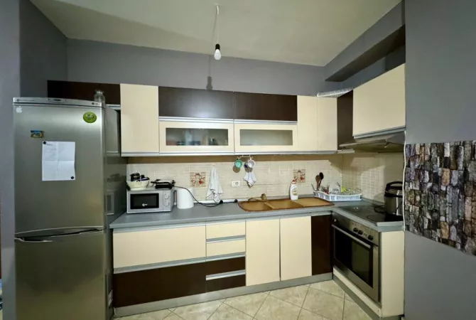 Shtepi ne shitje Apartament ne Tirane, 1+1, Mobilimi E mobiluar, Pagesa 98,033  Euro.