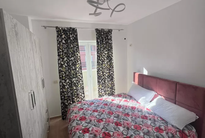 Shtepi ne shitje Apartament ne Tirane, 2+1, Mobilimi E mobiluar, Pagesa 199,066  Euro.