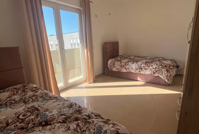 Shtepi ne shitje Apartament ne Tirane, 2+1, Mobilimi E mobiluar, Pagesa 199,066  Euro.