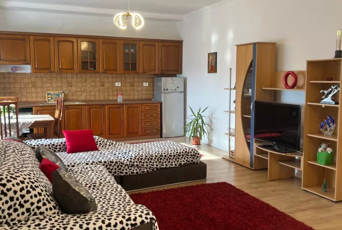 Shtepi ne shitje Apartament ne Tirane, 2+1, Mobilimi E mobiluar, Pagesa 135,000  Euro.
