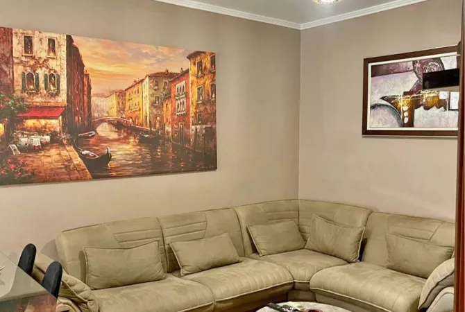 Shtepi ne shitje Apartament ne Tirane, 2+1, Mobilimi E mobiluar, Pagesa 139,000  Euro.