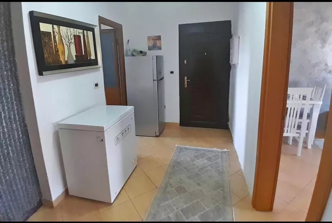 Shtepi ne shitje Apartament ne Tirane, 2+1, Mobilimi E mobiluar, Pagesa 117,000  Euro.