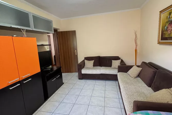 Shtepi ne shitje Apartament ne Tirane, 2+1, Mobilimi E mobiluar, Pagesa 130,002  Euro.
