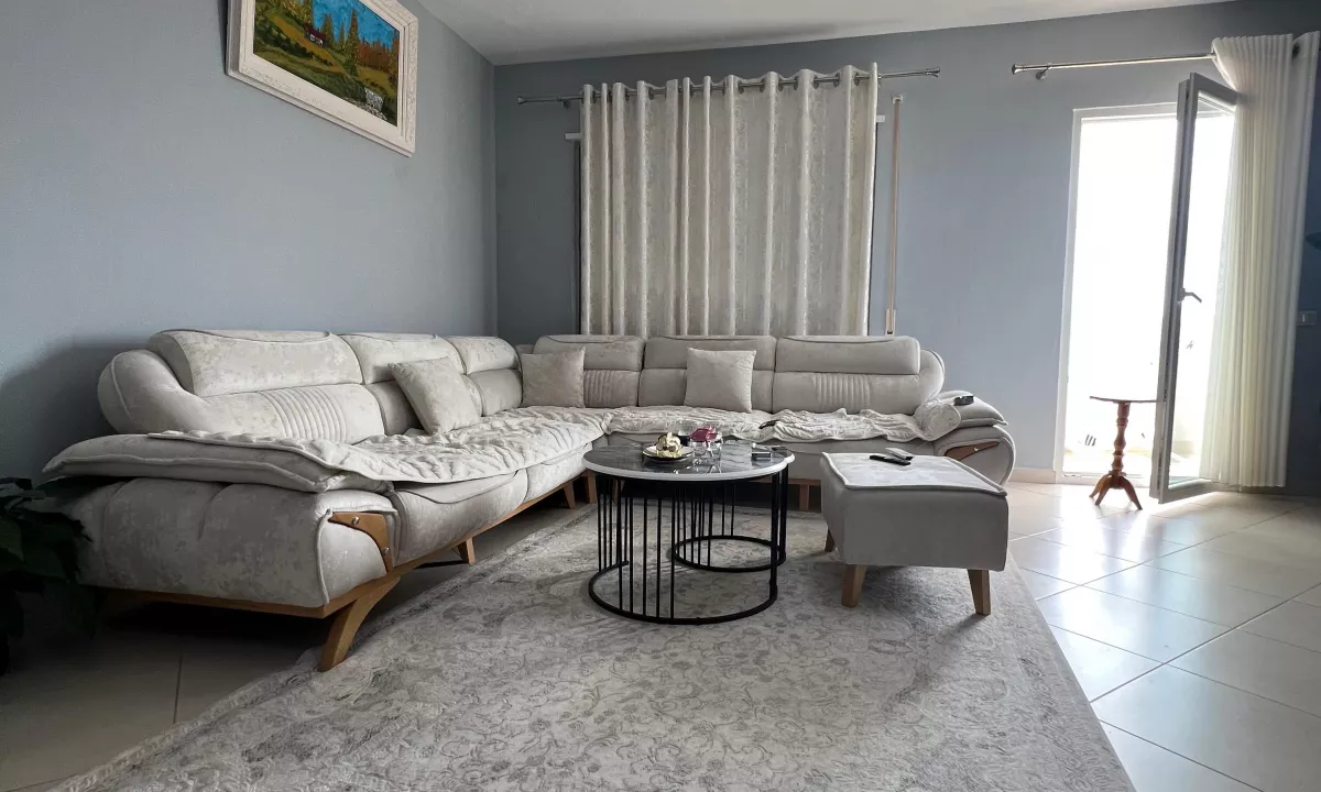 Shtepi ne shitje Apartament ne Tirane, 1+1, Mobilimi E mobiluar, Pagesa 110,007  Euro.