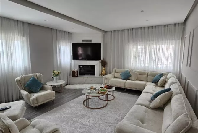 Shtepi ne shitje Apartament ne Tirane, 2+1, Mobilimi E mobiluar, Pagesa 215,007  Euro.