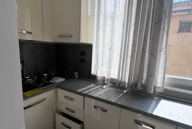 Shtepi ne shitje Apartament ne Tirane, 2+1, Mobilimi E mobiluar, Pagesa 140,007  Euro.
