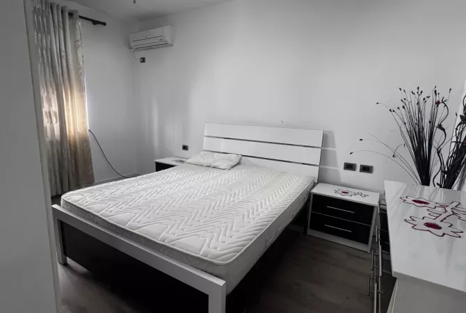 Shtepi ne shitje Apartament ne Tirane, 2+1, Mobilimi E mobiluar, Pagesa 140,007  Euro.
