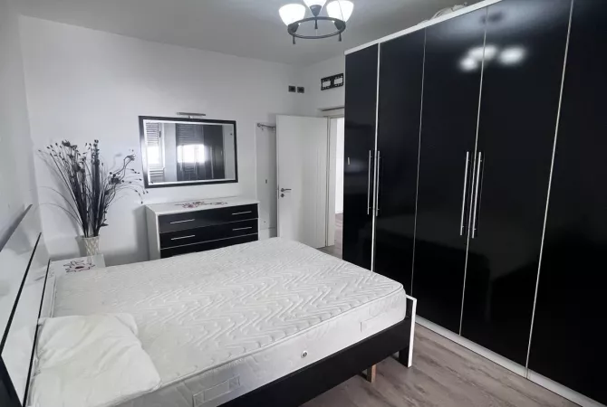 Shtepi ne shitje Apartament ne Tirane, 2+1, Mobilimi E mobiluar, Pagesa 140,007  Euro.