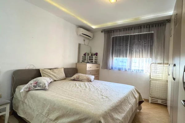 Shtepi ne shitje Apartament ne Tirane, 2+1, Mobilimi Bosh, pa mobiluar, Pagesa 117,000  Euro.