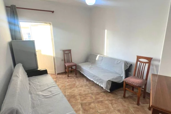 Shtepi ne shitje Apartament ne Tirane, 1+1, Mobilimi E mobiluar, Pagesa 75,001  Euro.