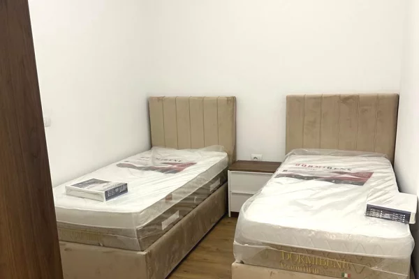 Shtepi me qera Apartament ne Tirane, 2+1, Mobilimi E mobiluar, Pagesa 900  Euro.