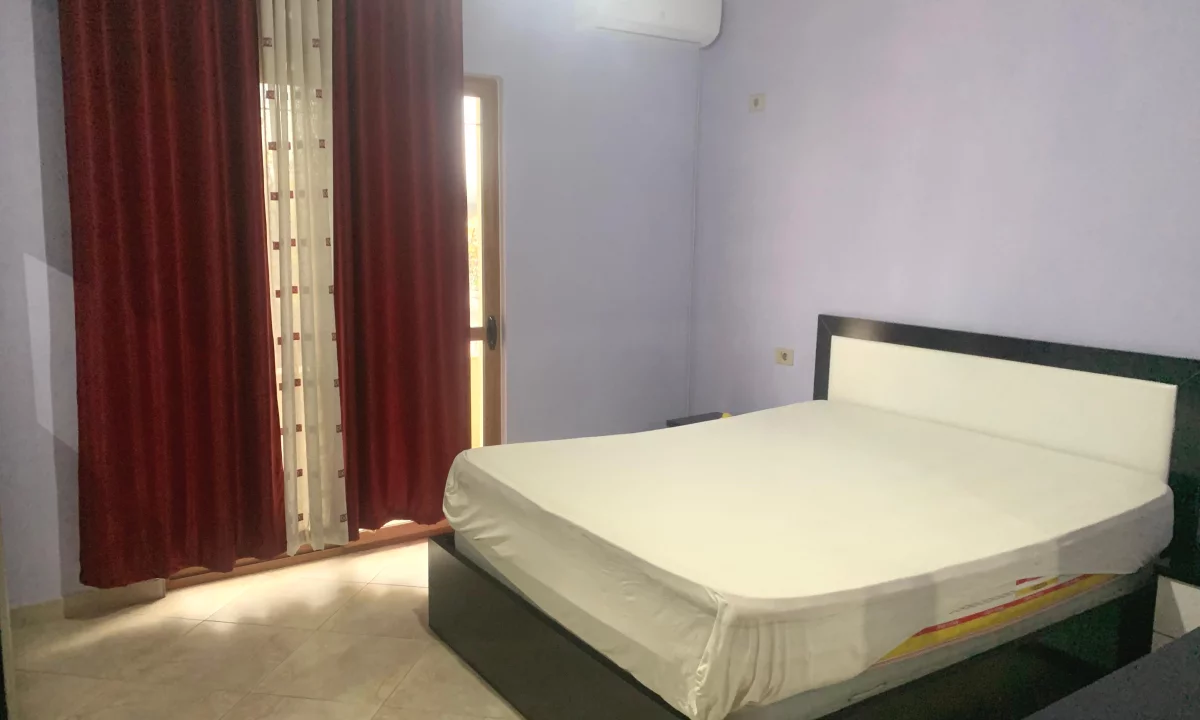 Shtepi me qera Apartament ne Tirane, 2+1, Mobilimi E mobiluar, Pagesa 400  Euro.