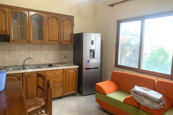 Shtepi me qera Apartament ne Tirane, 2+1, Mobilimi E mobiluar, Pagesa 400  Euro.